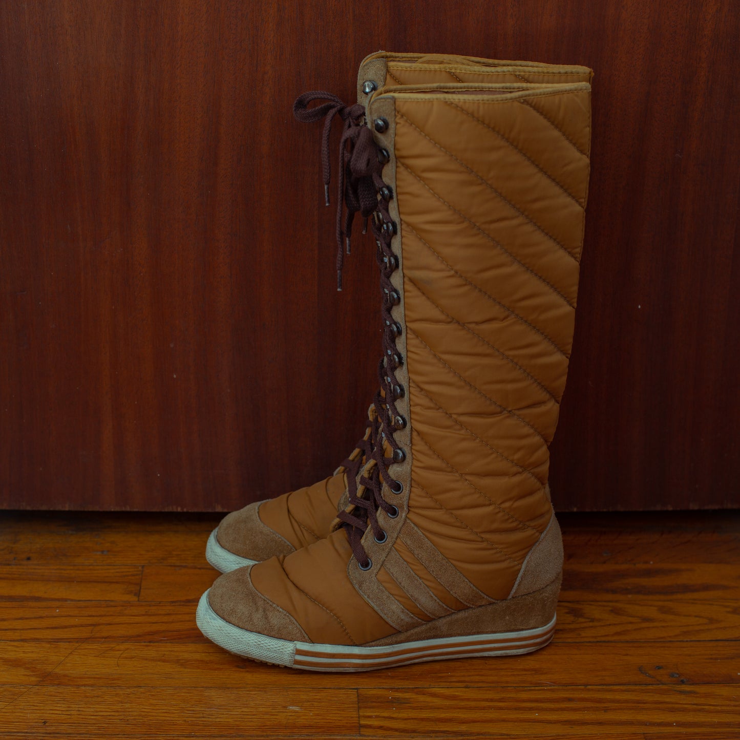 Vintage 1970s Lace Up Wedge Boots Quilted 8